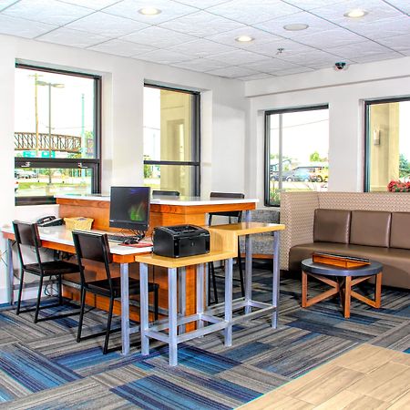 Holiday Inn Express Rochester - Greece By Ihg Exterior photo