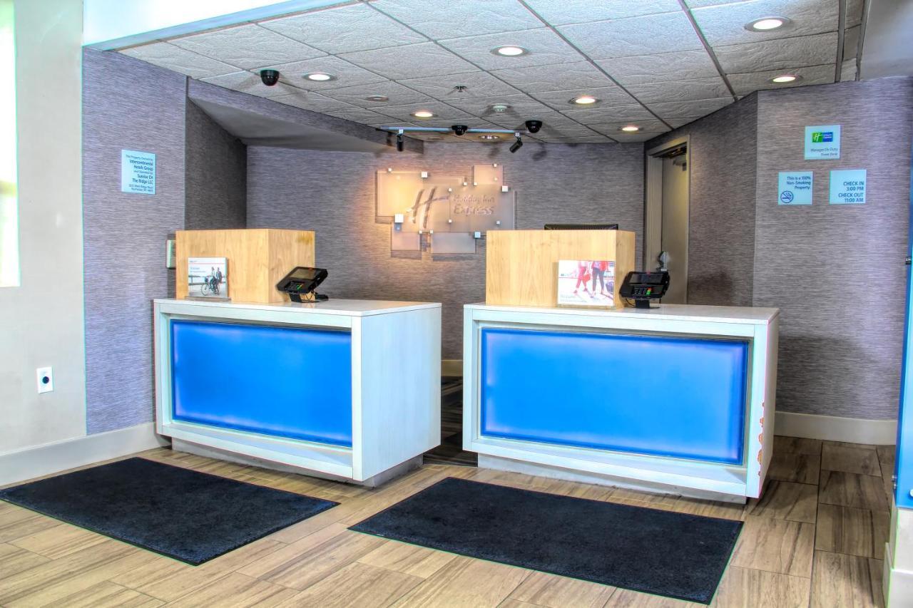 Holiday Inn Express Rochester - Greece By Ihg Exterior photo