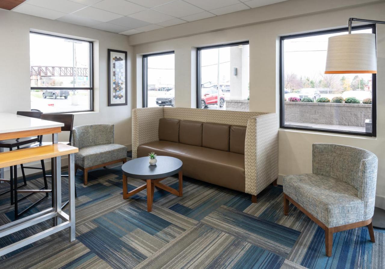 Holiday Inn Express Rochester - Greece By Ihg Exterior photo