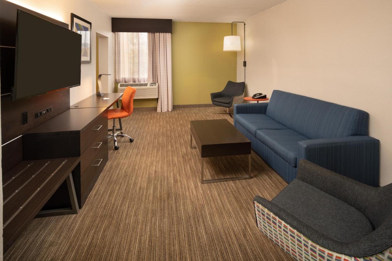 Holiday Inn Express Rochester - Greece By Ihg Exterior photo