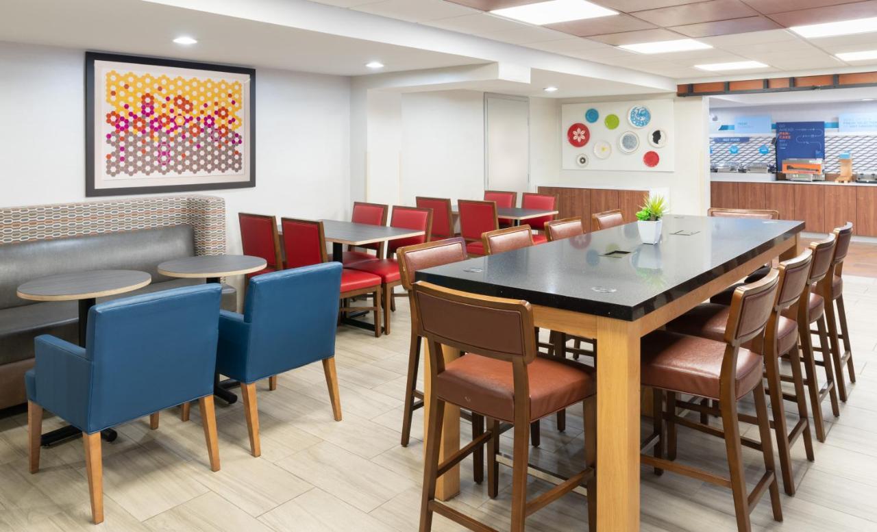 Holiday Inn Express Rochester - Greece By Ihg Exterior photo
