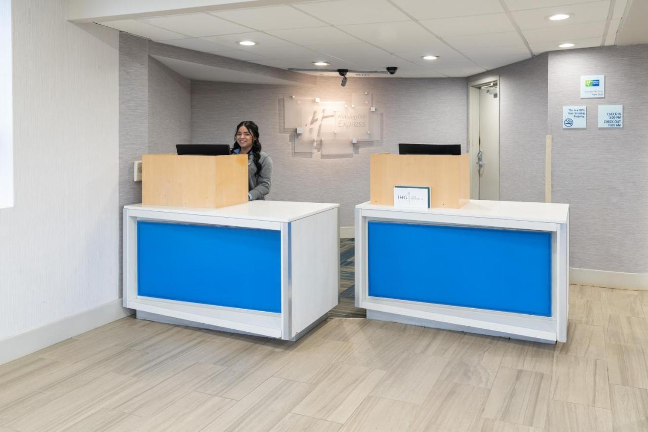 Holiday Inn Express Rochester - Greece By Ihg Exterior photo