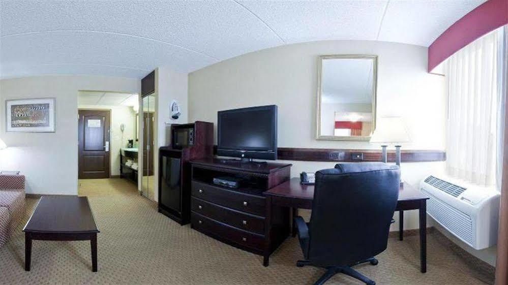 Holiday Inn Express Rochester - Greece By Ihg Exterior photo
